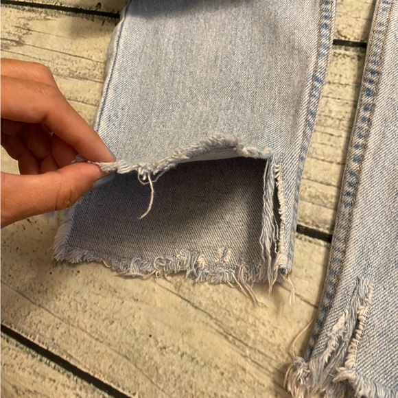 512 Levi’s orange tab light wash high rise distress jeans. 30 - Picture 11 of 16